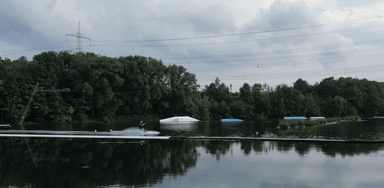 Drohnenaufnahme Wasserski in Langenfeld auf dem See